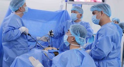 Xuất huyết sau mãn kinh kéo dài, người phụ nữ bất ngờ phát hiện ung thư