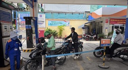 Grab tăng thưởng, tài xế than chưa đủ bù chi phí