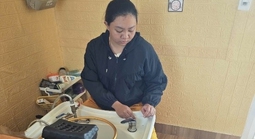 Chủ tiệm gội đầu ở Lâm Đồng bị khởi tố vì tráo dây chuyền vàng của khách