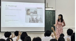 "Một ngày làm giáo viên" của học sinh Trường Bùi Thị Xuân