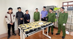 Bắt 3 đối tượng mang theo súng lên đạn vận chuyển hơn 30 kg ma túy