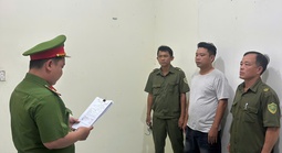 Chân dung vị khách kẹp cổ, đánh tài xế taxi tại TPHCM