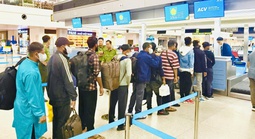 Công an Tây Ninh phát hiện nhiều người nước ngoài lợi dụng visa du lịch để lao động “chui”