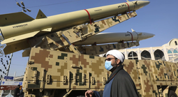 Iran tuyên bố trút tên lửa lên căn cứ Mỹ, ông Donald Trump gọi NATO là "hổ giấy"