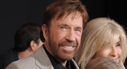 Ngôi sao võ thuật Chuck Norris - từng "đối đầu" Lý Tiểu Long - qua đời