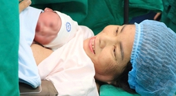 Sản phụ 60 tuổi sinh con trai 2,8 kg