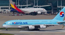 Các hãng hàng không tăng giá vé, phụ thu nhiên liệu như thế nào?