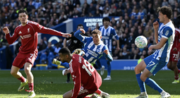 "Lão tướng" Welbeck lập công, Brighton quật ngã Liverpool