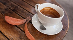 Ly đen không đá kéo tôi về với những thói quen