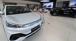 Hơn 10.000 ô tô Trung Quốc nhập về Việt Nam, tăng mạnh hơn 85 % 