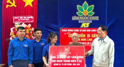 Lên thăm mô hình sâm Ngọc Linh, thanh niên được tặng cây giống để khởi nghiệp