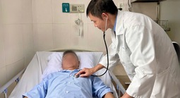 Người đàn ông ở Cần Thơ suýt mất mạng vì thói quen uống 10 ly cà phê mỗi ngày