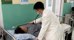 Người đàn ông ở TPHCM vàng da sau 7 ngày uống rượu liên tục