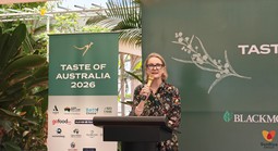 Nữ bếp trưởng Michelin Sam Trần làm đại diện "Hương vị Úc 2026"