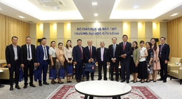 Trường Đại học Cửu Long tăng cường đào tạo nguồn nhân lực cho Lào