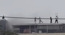 Lời kể của người phá mái tôn để cứu 7 người trong vụ cháy