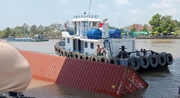 Vụ container rơi xuống kênh Chợ Gạo: Phạt thuyền trường 6 triệu đồng