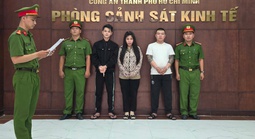 Bất ngờ kiểm tra một căn nhà, Công an TPHCM bắt 3 người