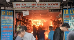 TPHCM: Cháy lớn cơ sở buôn bán đồ nhựa