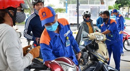 Miễn thuế bảo vệ môi trường, tiêu thụ đặc biệt, VAT với xăng dầu đến ngày 15-4 