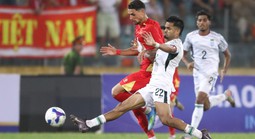 HLV Kim Sang-sik đánh giá cao tân binh Hoàng Hên