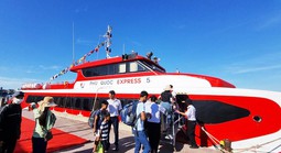 Giá vé tàu cao tốc Phú Quốc giảm "sốc" khi tuyến Sa Kỳ - Lý Sơn hoạt động lại