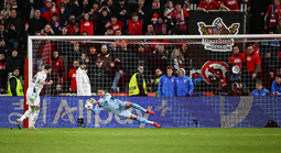 CĐV Ireland đòi điều tra "còi báo động" ở loạt luân lưu 11 m với CH Czech