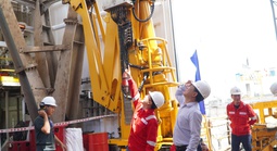 Có gì đặc biệt ở "siêu giàn khoan" hiện đại PV Drilling vừa được đặt tên tại TPHCM