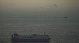 Iran lập “trạm thu phí” kiểm soát eo biển Hormuz?