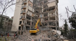 Chiến sự Trung Đông ngày 27-3: Israel đánh bom cơ sở tên lửa - thủy lôi, Iran "nhắm" các khách sạn