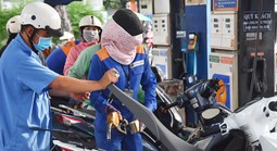 Hoả tốc triển khai việc miễn thuế đối với xăng dầu