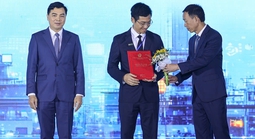 Thanh Hóa trao quyết định đầu tư, biên bản ghi nhớ cho 42 dự án trị giá gần 4 tỉ USD