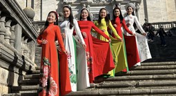 Dư âm hạnh phúc của xiếc Việt trên đường phố Tây Ban Nha