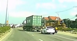 CSGT mời làm việc tài xế xe đầu kéo lạng lách trên đường Mỹ Phước – Tân Vạn