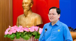 Nâng cao nhận thức chính trị và hiểu biết pháp luật cho công nhân lao động