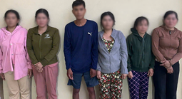 Công an đột kích một địa điểm, tạm giữ 8 đối tượng ở TPHCM