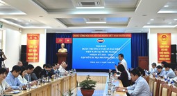 Ngoại giao kinh tế: Trợ lực cho phía Nam