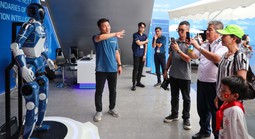 HIỆN THỰC HÓA KHÁT VỌNG PHÁT TRIỂN ĐẤT NƯỚC: Kiên định hai mục tiêu chiến lược 100 năm