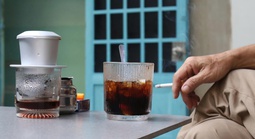 Người TP HCM uống cà phê mấy “cữ” một ngày?
