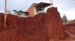 Diễn biến nóng vụ nhà dân chênh vênh mép vực ở Đồng Nai sau loạt phản ánh từ báo chí