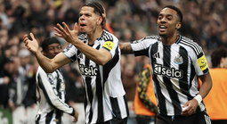 Siêu phẩm của Osula nhấn chìm "Quỷ đỏ", Carrick nhận thất bại đầu tiên với Man United