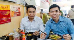 VIDEO: Quán bún bò có bảng thông báo lạ ở TPHCM