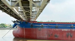 Hé lộ nguyên nhân vụ sà lan va cầu Ghềnh khiến đường sắt Bắc - Nam gián đoạn