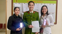 Bất ngờ nhận 1,3 tỉ đồng, người phụ nữ nhờ công an tìm người trả lại