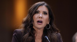 Mỹ có biến động nhân sự lớn đầu tiên dưới thời ông Donald Trump