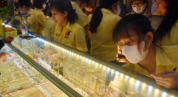 Giá vàng hôm nay, 7-3: Bật tăng trở lại