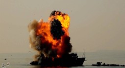 Iran tuyên bố tấn công tàu dầu của Mỹ; ông Donald Trump cảnh báo nóng