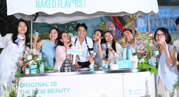 Chủ tịch ACB gây sốt mạng xã hội với clip tặng kem cho nhân viên nữ dịp 8-3