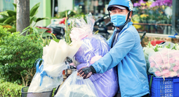 Giá hoa ngày 8-3 tăng mạnh, có loại gấp gần 10 lần