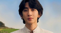 Nam ca sĩ thắng kiện kẻ rình rập, đeo bám